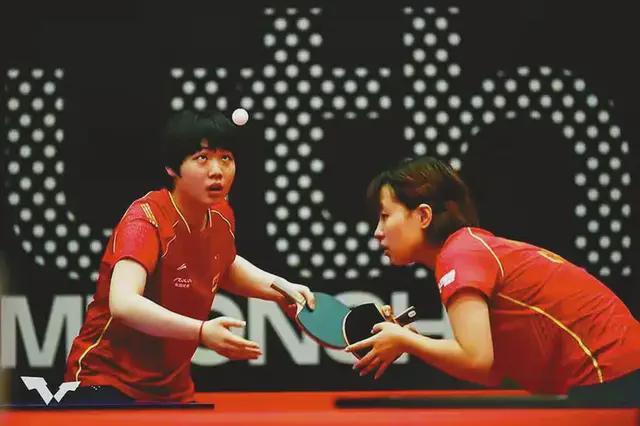 足球发展的 足球发展的