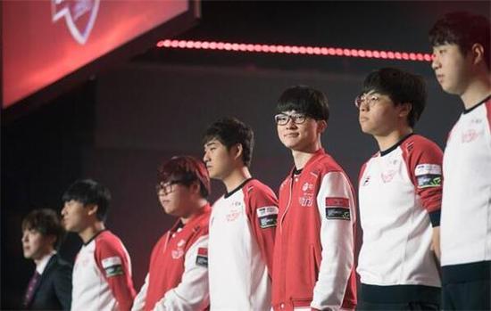 球运动员来 球运动员来